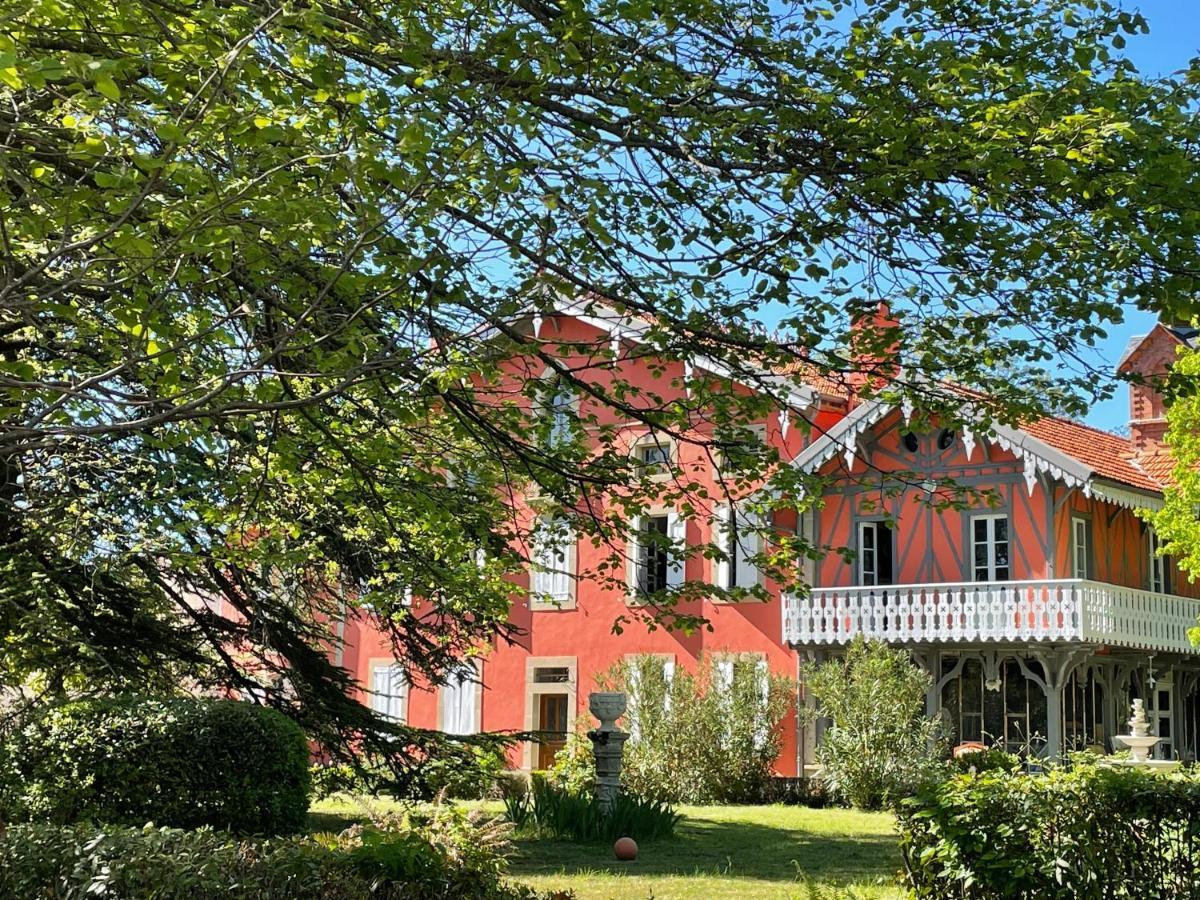 Domaine La Belle Histoire - Gite Cote Parc Besset Exteriör bild
