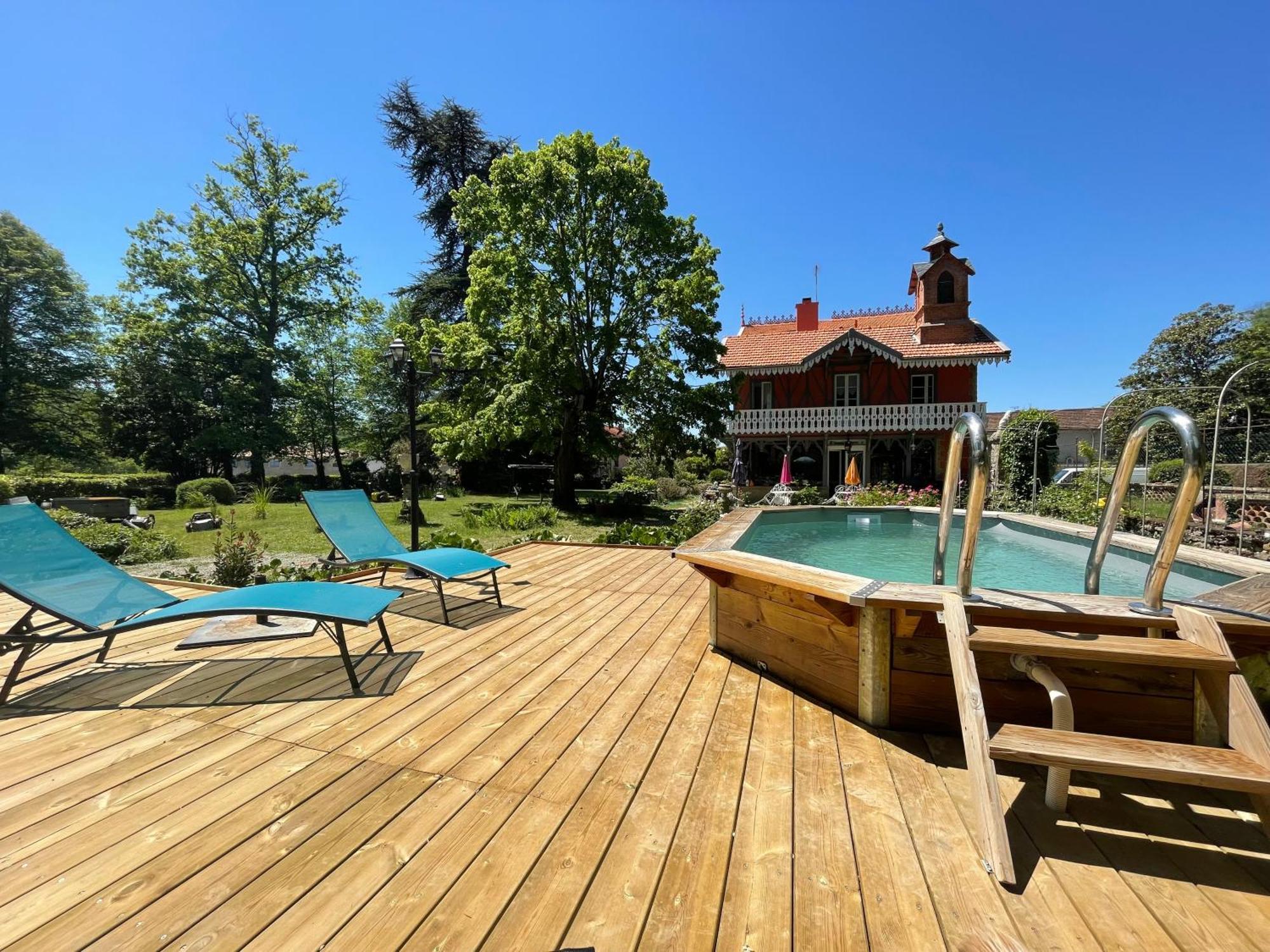 Domaine La Belle Histoire - Gite Cote Parc Besset Exteriör bild